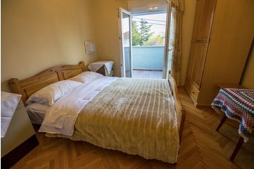 Croaţia Privát Starigrad Paklenica, Exteriorul